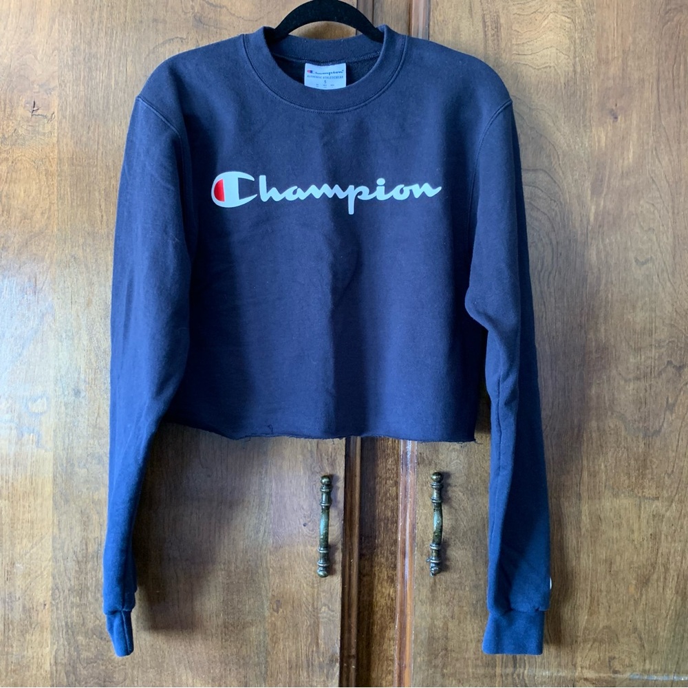 Champion Women's Navy Cropped Crewneck Sweatshirt